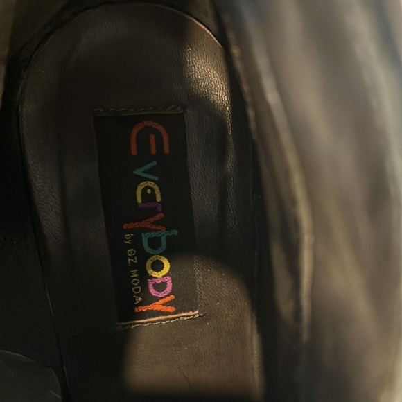 Moda Booties - Picture 6 of 8